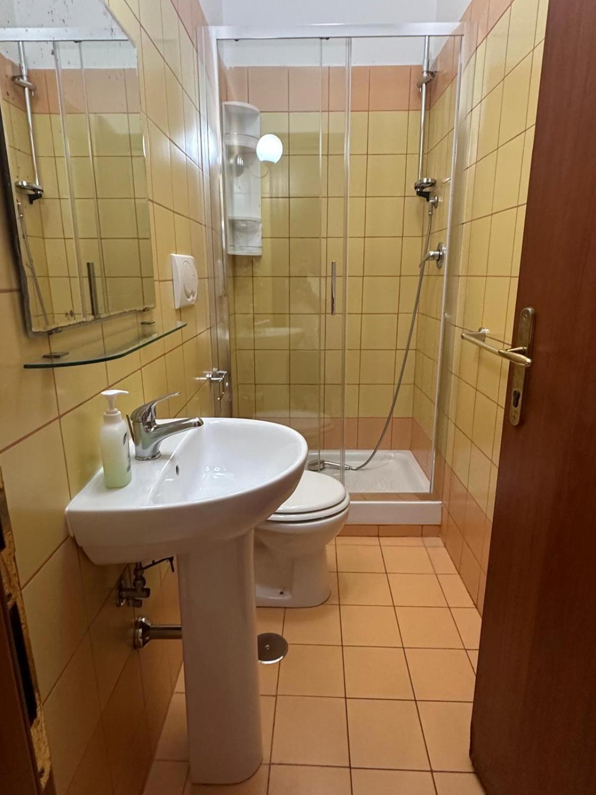 Near Termini Station Hotell Rom Exteriör bild
